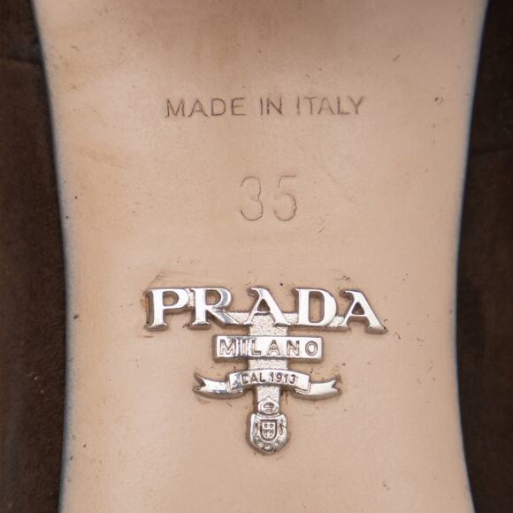 1.6k.$ Prada Brown Suede Block Heel Ankle Side Zip Triangle Logo Boots 35 US:5 - Picture 13 of 14